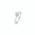Ring „Twist of Brilliance“ – aus rhodiniertem 925er Sterling Silber
